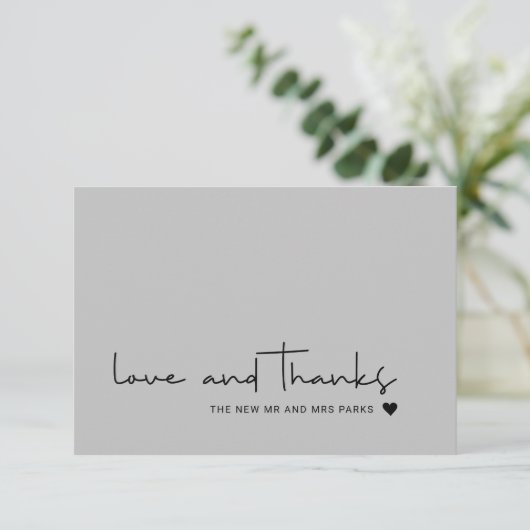 Chic Liebe und Dank Lässig Script Grau Vielen Dank Dankeskarte (Stehend Vorderseite)