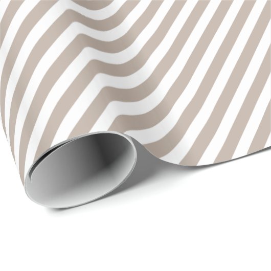 Chic Light Taupe Grau Brown White Stripes Muster Geschenkpapier (Rolleneckpunkt)