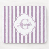 Chic-lila gemalte Streifen Monogramm und Name Mousepad (Vorne)