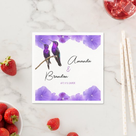 Chic Lila Hummingbirds and Petals Wedding Serviette (Beispiel)