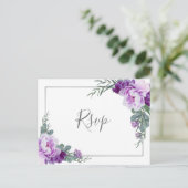 Chic Lila Silver Floral Eucalyptus Wedding RSVP Postkarte (Stehend Vorderseite)