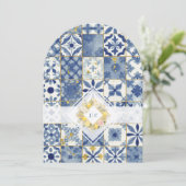 Chic Mediterranean Tiles Monogram Lemons & Flowers Einladung (Stehend Vorderseite)