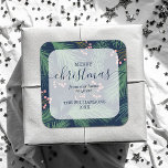 Chic Merry Christmas Navy Quadratischer Aufkleber<br><div class="desc">Schöne rosafarbene Beeren und Kiefernäste auf marineblau-blauem Hintergrund und Ihre Details in schicker Schrift,  diese quadratischen Aufkleber sind stilvoll für jeden Weihnachtsfeiertag. PASSENDE Artikel in unserer Sammlung.</div>