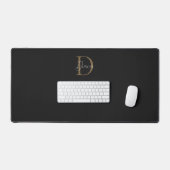 Chic Midnight Black Mossy Gold Script Monogram Schreibtischunterlage (Tastatur & Maus)