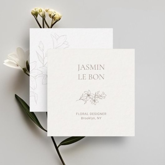 Chic Minimal Floral Ivory Square Business Card Quadratische Visitenkarte