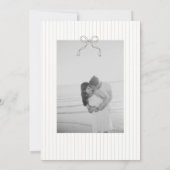 Chic Minimalist Stripe Green Wedding Invitation  Einladung (Rückseite)