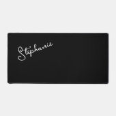 Chic Minimalistisch Black Script Personalisiert Na Schreibtischunterlage (Vorderseite)