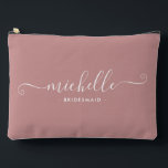 Chic Minimalistisch Mushroom Personalisiert Brides Zubehörtasche<br><div class="desc">Das elegante Minimalistische Mushroom Pink Personalisiert Bridesmaid Accessoire Pouch, ein stilvolles und vielseitiges Geschenk, das Ihre Brautmädchen in Eleganz feiern soll. Dieses Accessoire ist der Inbegriff des modernen Chic, perfekt für jeden Anlass, von Bräunungsvorschlägen bis zu Brautpartys. Dieser Beutel ist minimalistisch gestaltet und weist eine tiefe, pfirsichrosa Austernhue auf, die...</div>