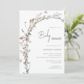 Chic Minimalistische Wildblumen Arch Baby Dusche Einladung (Stehend Vorderseite)