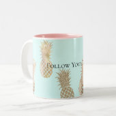 Chic Mint Gold Glam Ananas Zweifarbige Tasse (Vorderseite Links)