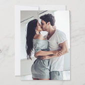 Chic Modern Black and Gold Script Foto Wedding Einladung (Rückseite)