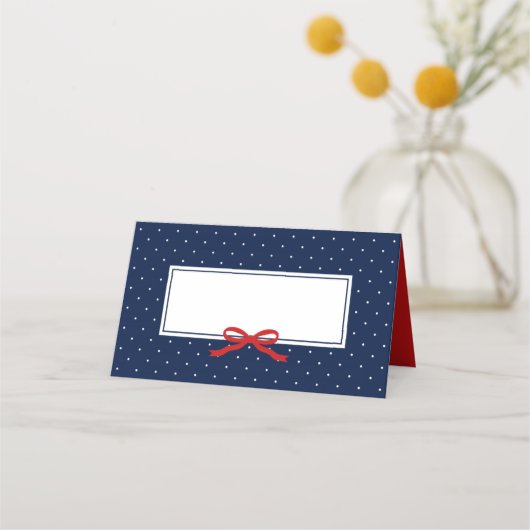 Chic Modern Blue Polka Dot mit Red Ribbon Platzkarte (Vorderseite)