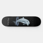 Chic Modern Dolphin & Script auf Black Skateboard (Horizontal)