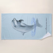 Chic Modern Dolphin & Script auf Light Blue Strandtuch (Vorderseite)