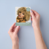 Chic Modern Makeup Beauty Salon Green Business Flyer (Gruppe)