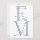 Chic Modern Monogram Initial Dusty Blue Wedding Einladung (Vorderseite)