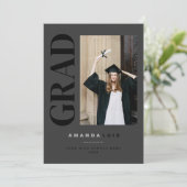 Chic Modern Photo Charcoal Graduation Ankündigung (Stehend Vorderseite)