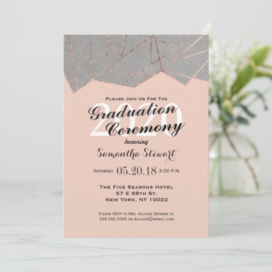 Chic Modern Rose Gold Geo Abschluss Zeremonie Einladung (Stehend Vorderseite)
