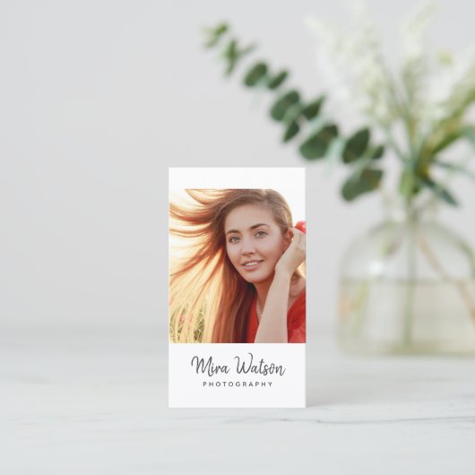 Chic Modern Script Typografy Simple Fotograf Visitenkarte (Stehend Vorderseite)