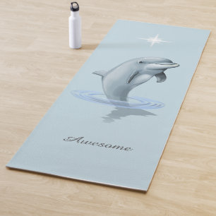Chic moderner Delfin und Schrift auf hellblau Yogamatte