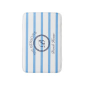 Chic Monogram Blue Stripes Family Name Beach House Badematte (Vorderseite Vertikal)