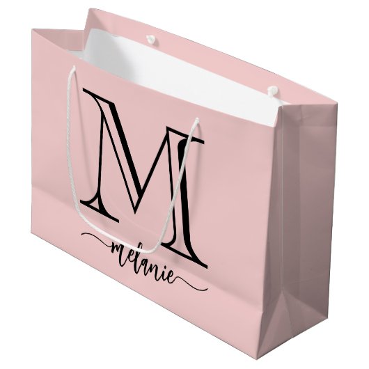 Chic Monogram Blush Pink Black Large Gift Bag Große Geschenktüte (Vorderseite Schrägansicht)