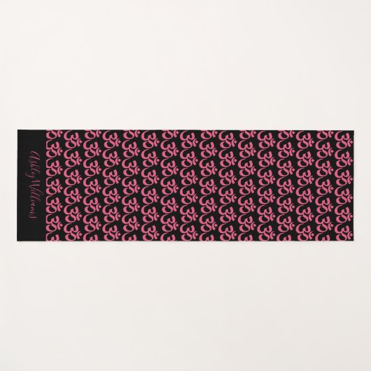 Chic Monogram Hot Pink Om Symbol Pattern Schwarz Yogamatte (Vorderseite (Horizontal))
