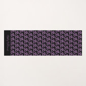 Chic Monogram Lila Om Symbol Pattern Schwarz Yogamatte (Rückseite (Horizontal))