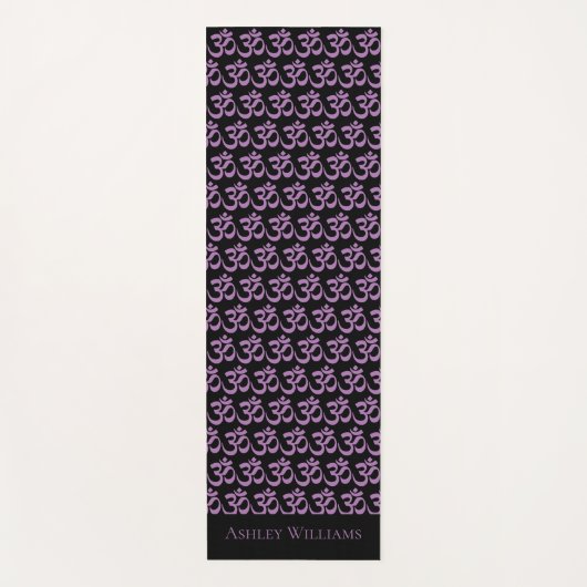 Chic Monogram Lila Om Symbol Pattern Schwarz Yogamatte (Vorderseite)