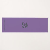 Chic Monogram Om Symbol Lila Yogmata Yogamatte (Vorderseite (Horizontal))