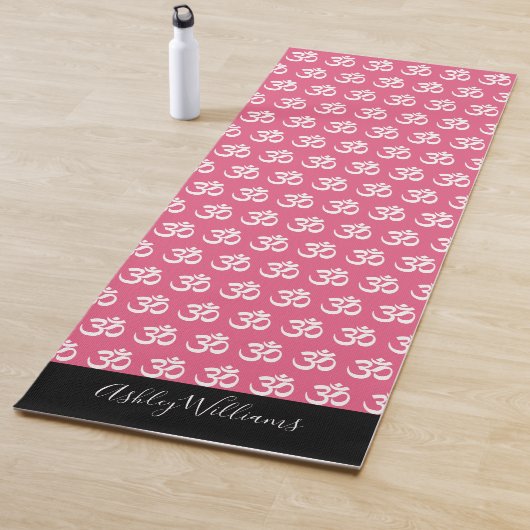 Chic Monogram Om Symbol Muster Pink Schwarz Yogamatte (Beispiel)