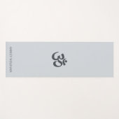 Chic Monogram Om Symbol Pastel Blue Yoga Mat Yogamatte (Vorderseite (Horizontal))