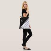Chic Monogram Schwarz-weiß Polka Dot Geometric Tasche (Am Model)