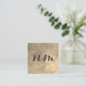 Chic Monogram Sepia Background Quadratische Visitenkarte (Stehend Vorderseite)