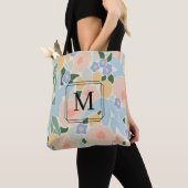 Chic Monogram Shades of Pink Blue Blume Pattern Tasche (Von Nahem)