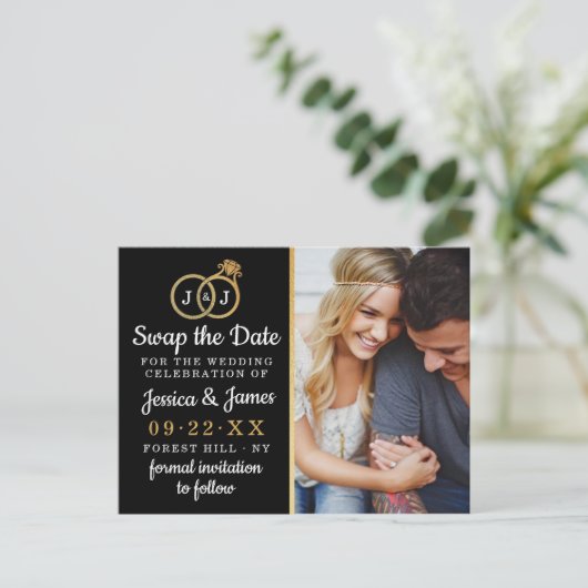 Chic Monogram Wedding Rings Rette oder tauscht das Ankündigungspostkarte (Stehend Vorderseite)