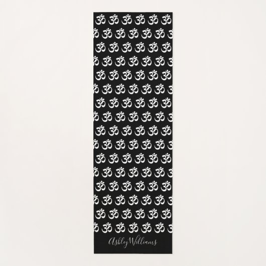 Chic Monogram White Om Symbol Pattern Schwarz Yogamatte (Vorderseite)