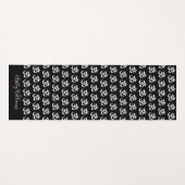 Chic Monogram White Om Symbol Pattern Schwarz Yogamatte (Vorderseite (Horizontal))
