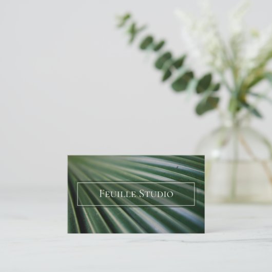 Chic Moody Elegant Palm Leaf Luxury Feminine Photo Visitenkarte (Stehend Vorderseite)
