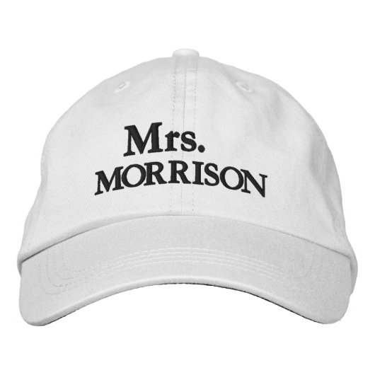 Chic Mrs Last Name schwarz-weiß Bestickte Baseballkappe (Vorderseite)