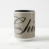 CHIC MUG_ " tres schicker" SCHWARZER TEXT AUF Tasse (Zentrum)