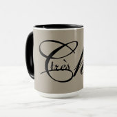 CHIC MUG_ " tres schicker" SCHWARZER TEXT AUF Tasse (Vorderseite Links)