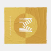 Chic Mustard Yellow Geometric Modern Monogram Fleecedecke (Vorderseite (Horizontal))