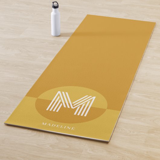 Chic Mustard Yellow Geometric Modern Monogram Yogamatte (Beispiel)