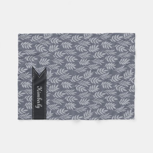 Chic Name mit elegantem Slate Gray Blätter Muster Fleecedecke (Vorderseite (Horizontal))