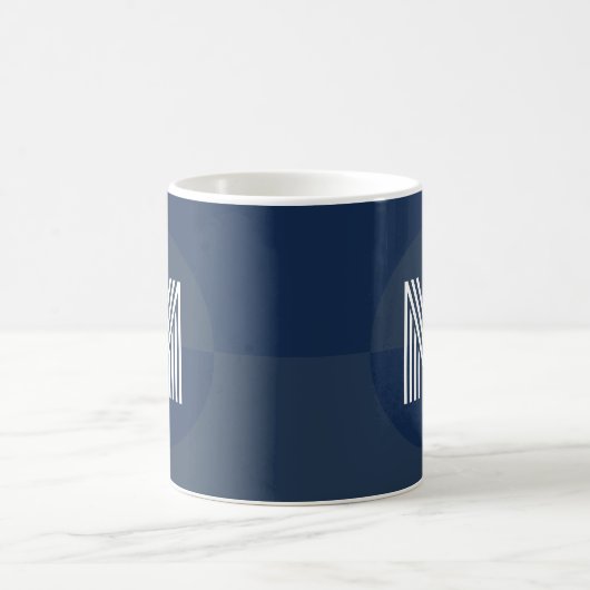 Chic Navy Blue Geometric Modern Monogram Kaffeetasse (Mittel)