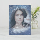 Chic Navy Blue Glitzer Ombre Foto Sweet 13 Einladung (Stehend Vorderseite)