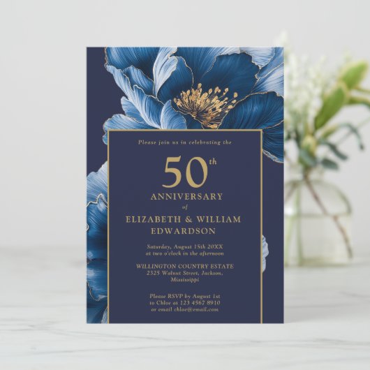 Chic Navy Blue Gold Floral 50 Jahre Foto Einladung (Stehend Vorderseite)