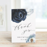 Chic Navy Blue Peony Floral Wedding Vielen Dank Karte<br><div class="desc">Chic Wedding Dankes Grußkarte mit bemalten Aquarellbäumchen in marineblau und weiß.</div>