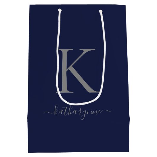 Chic Navy Blue Silver Monogram Name Mittlere Geschenktüte (Rückseite)